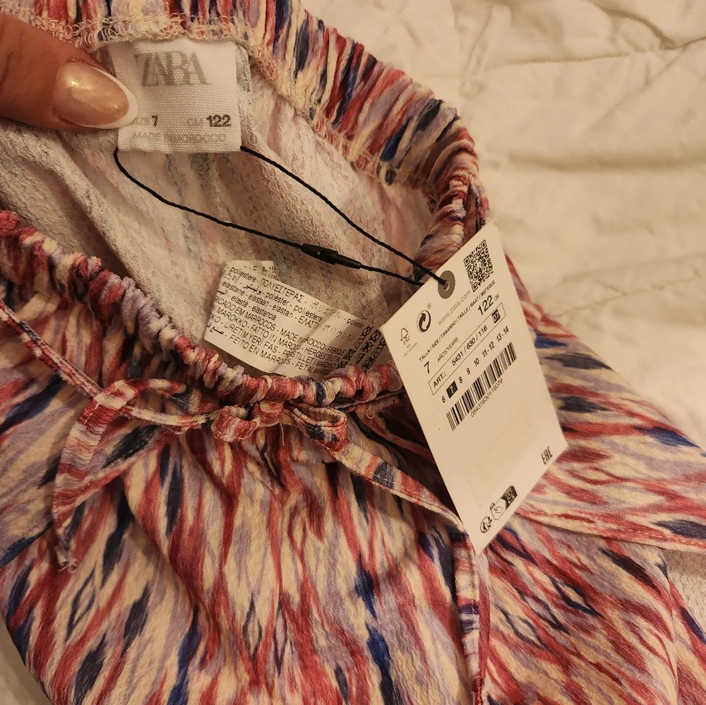 3 pieces size 6-7 2 Zara pants and art class dress